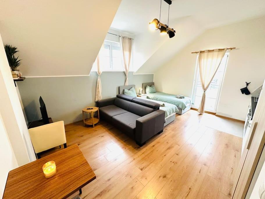 Apartament Wlan Und Netflix Inkl U1 Naehe 100m Wiedeń